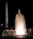 The WWII Monument fountain is near the Washington Monument.